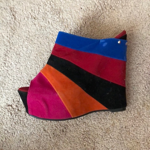 Authentic Colorful Wedges from Thailand - Picture 2 of 2